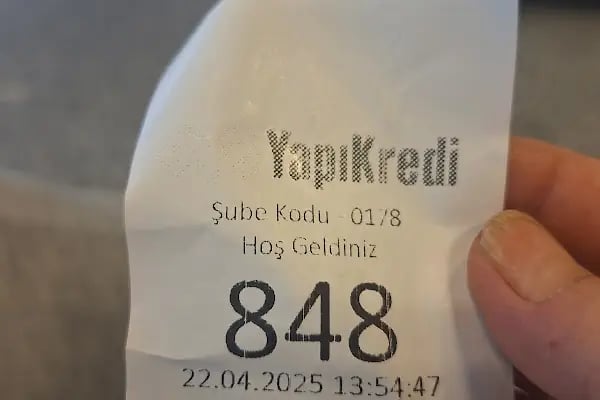 Yapı Kredi - Aydınlıkevler Şubesi - Resim 3