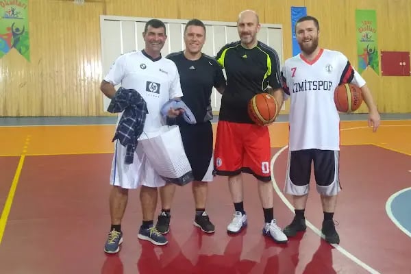 Kocaeli Büyükşehir Vezirçiftliği Kapalı Spor Salonu - Resim 14