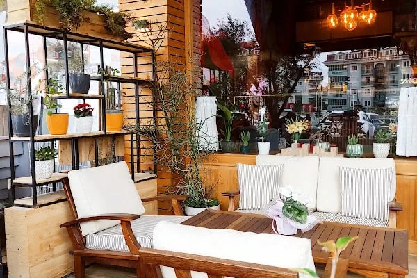 Flore Cafe Bistro - Resim 10