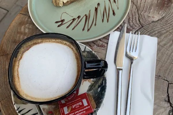 Flore Cafe Bistro - Resim 19
