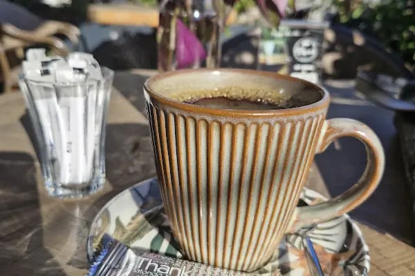 Flore Cafe Bistro - Resim 8