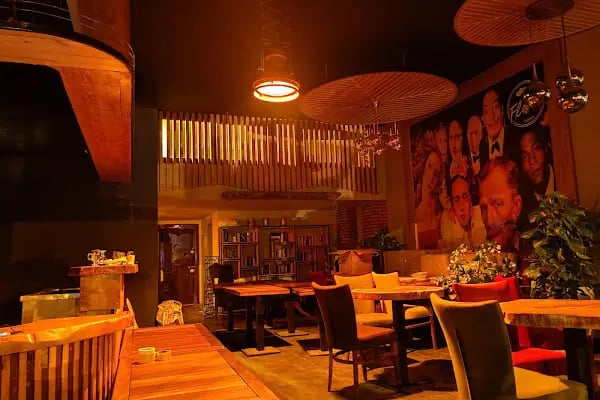 Flore Cafe Bistro - Resim 2
