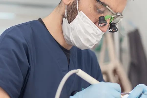 Beyaz Işık Diş Polikliniği Bağcılar - Resim 15
