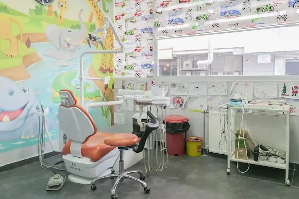 Beyaz Işık Diş Polikliniği Bağcılar - Resim 12