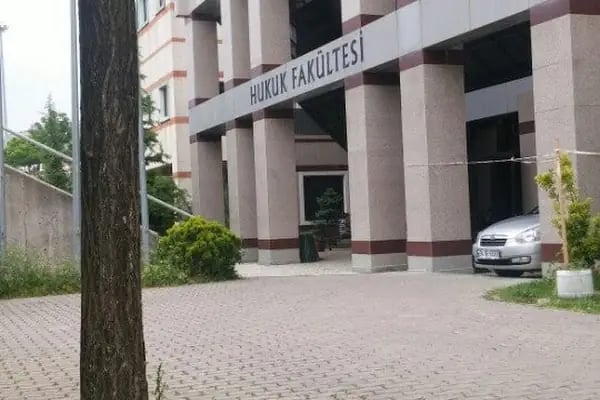 Kocaeli Üniversitesi Hukuk Fakültesi - Resim 8