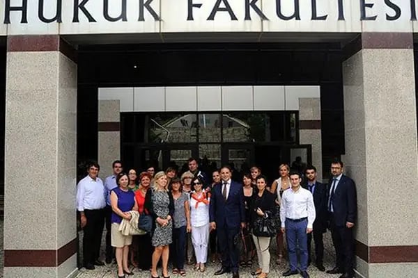 Kocaeli Üniversitesi Hukuk Fakültesi - Resim 17