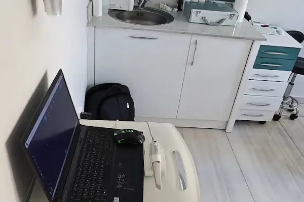 Özel Mimoza Ağız ve Diş Sağlığı Polikliniği ve İmplant Diş Merkezi - Resim 3