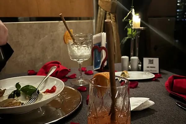 Careme Restaurant - Resim 4