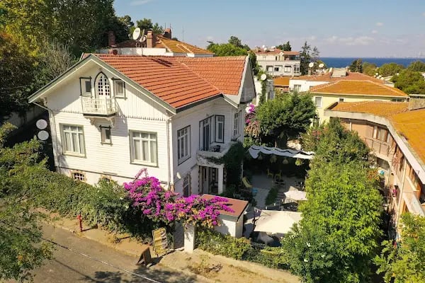 Sergüzeşt Otel Büyükada - Resim 4