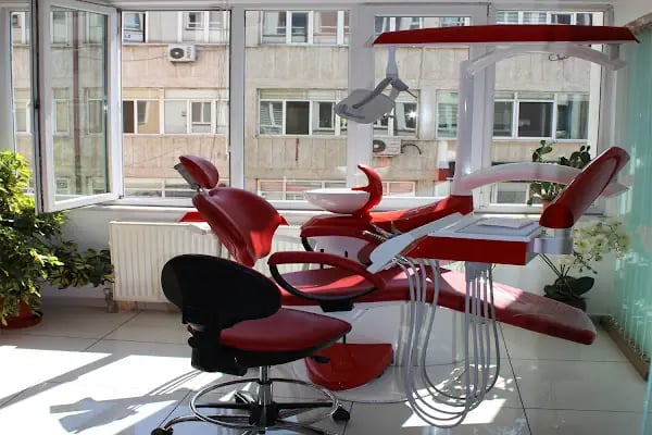 Dt DentalTerapi Firdevs Özçelik Ağız ve Diş Sağlığı Polikliniği - Resim 11