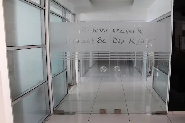 Dt DentalTerapi Firdevs Özçelik Ağız ve Diş Sağlığı Polikliniği - Resim 13