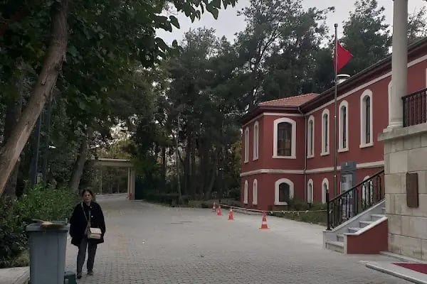 T. C Sağlık Bakanlığı Dr. İsmail Niyazi Kurtulmuş Hastanesi (Yedikule Ek Hizmet Binası) - Resim 3