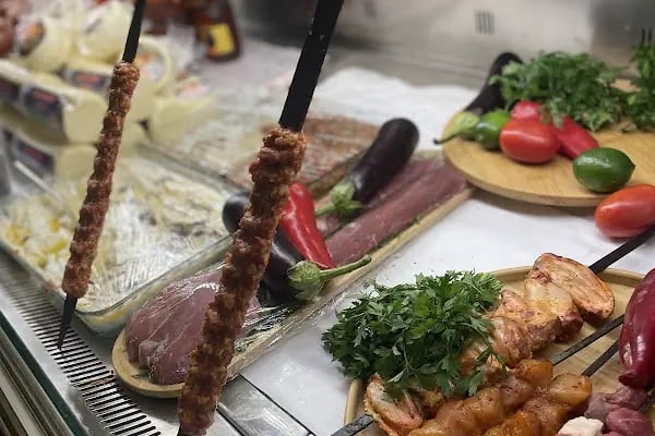İzzEt (Restoran-Kasap-Şarküteri) - Resim 6