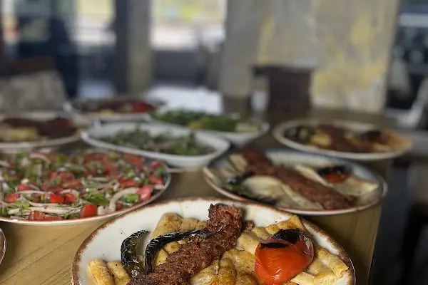 İzzEt (Restoran-Kasap-Şarküteri) - Resim 8