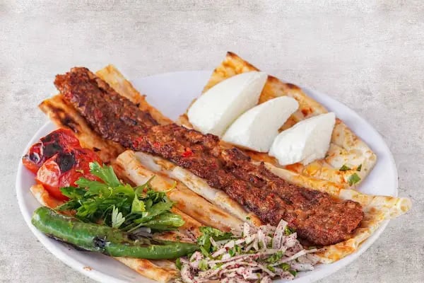 İzzEt (Restoran-Kasap-Şarküteri) - Resim 7