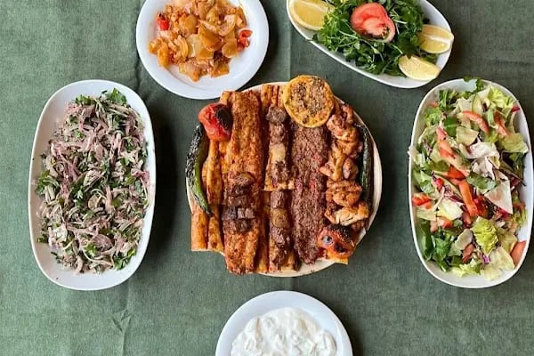 İzzEt (Restoran-Kasap-Şarküteri) - Resim 10