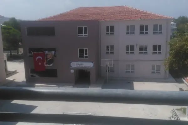 Yenişakran Ortaokulu - Resim 1