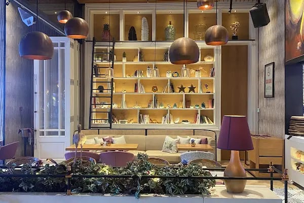 Rosemary Cafe &amp; Restaurant Bar - Resim 6