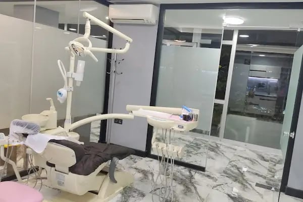 Dt. Mehmet Yavuz Arpacı, Diş Hekimi - Resim 12
