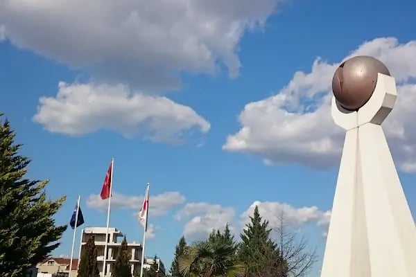 Tıbbi Ve Aromatik Bitkiler Bahçesi - Resim 1