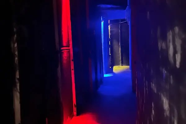 MiRROR KORKU EVİ - 850 M2 OYUN ALANI - TÜRKİYE’NİN İLK MAĞARA KONSEPTLİ OYUNU - Resim 14