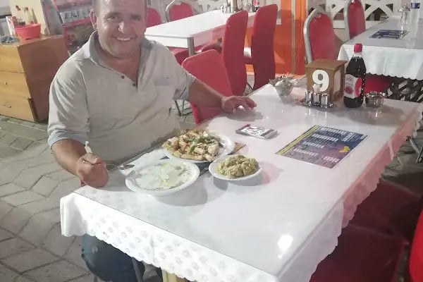 Çamlıca Cafe &amp; Restaurant - Resim 6