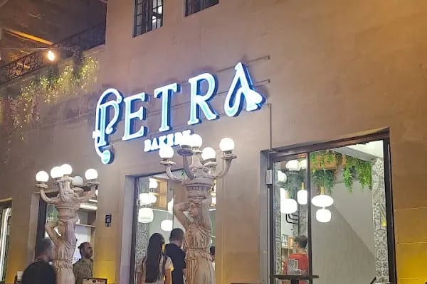 Petra Bakery - Resim 17