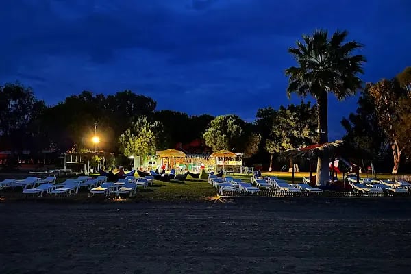 Barcelona Beach Camping Orjan - Resim 7