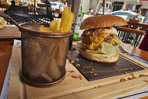 Le Chevy Restaurant - Resim 6