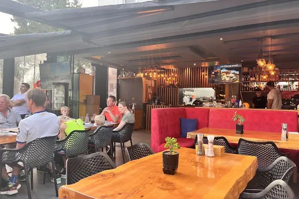Le Chevy Restaurant - Resim 5