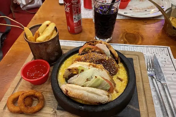 Le Chevy Restaurant - Resim 9