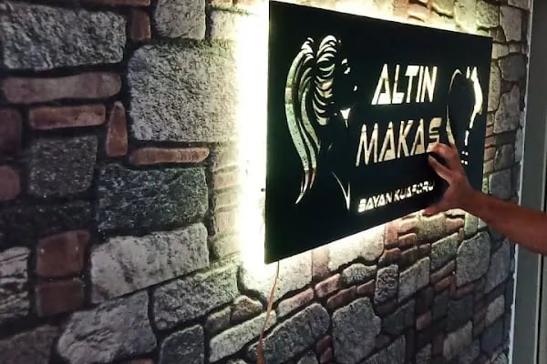 Altın Makas Bayan Kuaförü - Resim 1