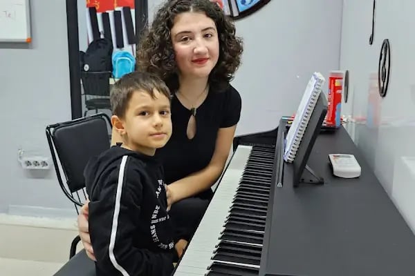 Cem Morkoç Sanat Atölyesi - Resim 4