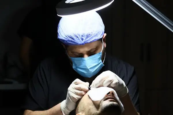 Implant World Hair -BEST HAIR TRANSPLANT CLINIC TURKEY - Resim 19