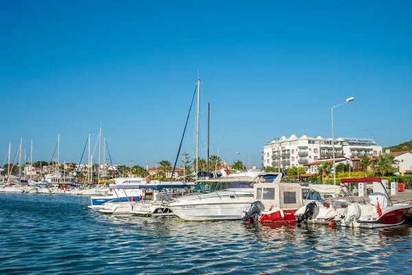 VİRA Yachting &amp; Rowing Club Haliç - Vira Yatçılık - Resim 1
