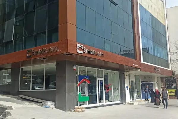Emlak Katılım Arnavutköy Şubesi - Resim 4