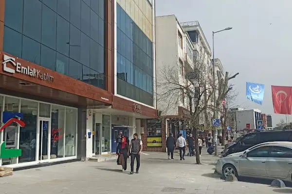 Emlak Katılım Arnavutköy Şubesi - Resim 3