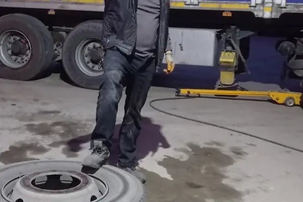 En yakın oto lastik Avanoğlu oto lastik LASTİKCİ ALİ - Resim 20