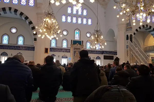 Ataşehir Mimar Sinan Camii - Resim 6
