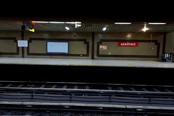 AKKÖPRÜ Metro Üst Geçidi - Resim 2