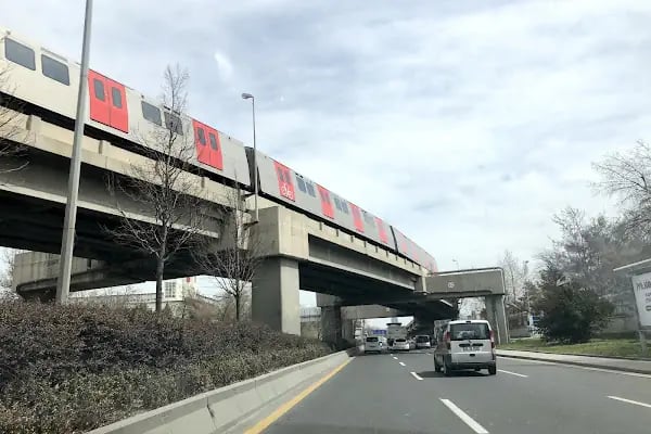 AKKÖPRÜ Metro Üst Geçidi - Resim 3