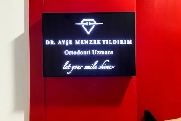 Uzm. Dt. Ayşe Menzek Yıldırım Ortodonti Kliniği, Konya Ortodonti Uzmanı, Şeffaf Plak Tedavisi, Diş Teli Uygulaması - Resim 9
