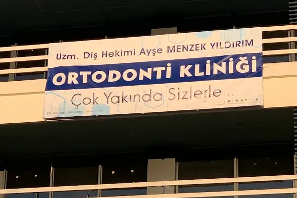 Uzm. Dt. Ayşe Menzek Yıldırım Ortodonti Kliniği, Konya Ortodonti Uzmanı, Şeffaf Plak Tedavisi, Diş Teli Uygulaması - Resim 7