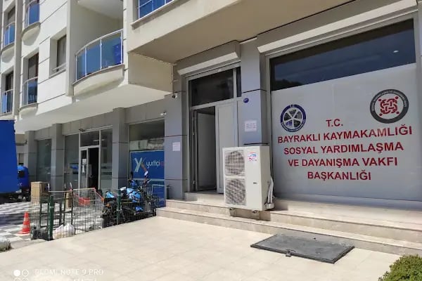Bayraklı Kaymakamlığı Sosyal Yardımlaşma ve Dayanışma Vakfı - Resim 2