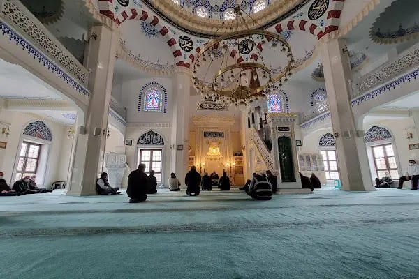 T.C. Ataşehir Müftülüğu Selman-ı Fârisi Camii - Resim 3