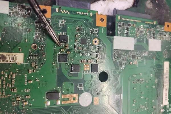 TeknoBook Bilgisayar ve Notebook Onarım Tamir Merkezi - Resim 11
