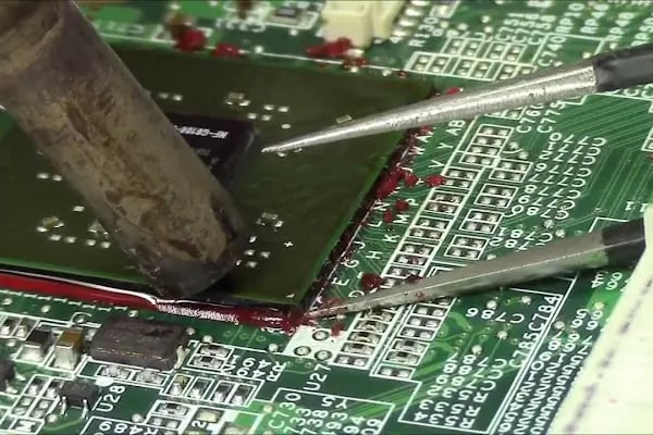 TeknoBook Bilgisayar ve Notebook Onarım Tamir Merkezi - Resim 18