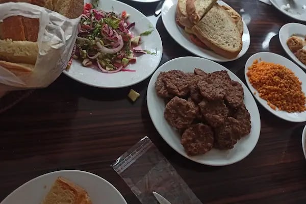 Merkez Hasan Usta Köfte Balık - Resim 1
