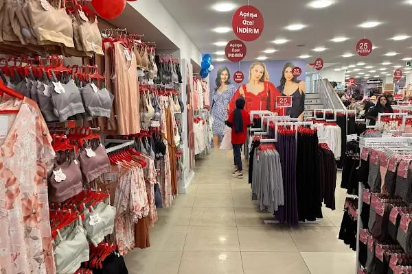 FLO Gaziantep G.M.Paşa Cadde Mağazası - Resim 9