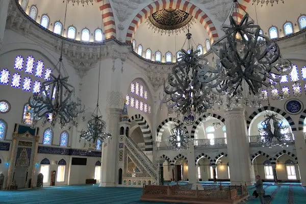 Mimar Sinan Camii - Resim 3